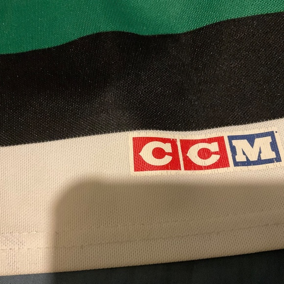 CCM  BRAND  MINESSOTA NORTH STARS HOCKEY JERSEY  1990   VINTAGE SIZE 48in chest - Picture 9 of 12